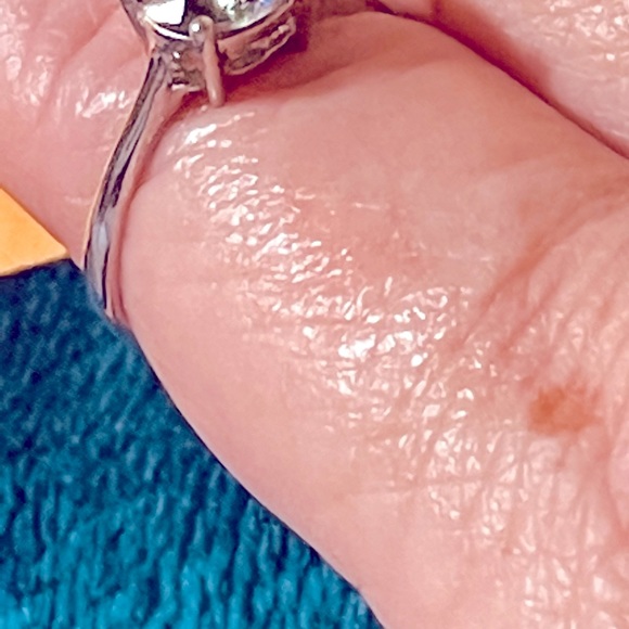 Mystic topaz ring Sterling silver Size 8 sparkly prismatic - Picture 6 of 6